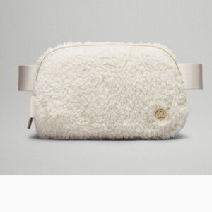 Lululemon Everywhere Belt Bag Plush Fleece